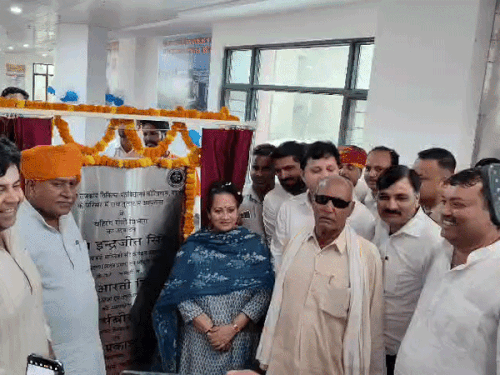 नारनौल में मेडिकल कॉलेज को लेकर फिर गरमाई सियासत:बिना नाम लिए आरती राव का विरोधियों पर तीखा वार, बोली खुब किया काम