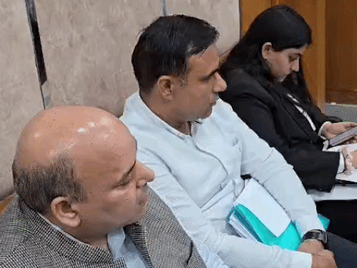 Ashoka University Student Transgender Doubt