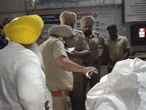 अमृतसर में पुरानी रंजिश के चलते युवक की गोलियां मारकर-हत्या:4 बच्चों का छिना सहारा; पुलिस ने मामला दर्ज कर जांच शुरू की