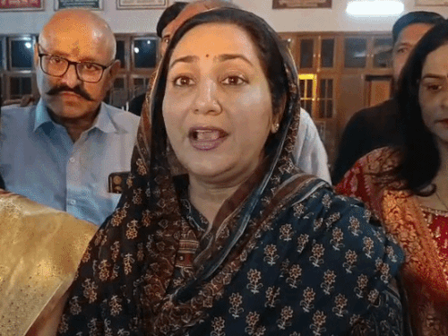 भिवानी में भाजपा-कांग्रेस पर बरसी INLD महिला प्रदेश प्रभारी:सुनैना चौटाला बोली- करनाल धान घोटाला भाजपा एजेंटों की देन, पीसे किसान, कांग्रेस बिकाऊ और बीजेपी खरीददार