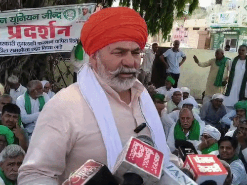 दुष्यंत चौटाला को किसान नेता राकेश टिकैत ने दी सलाह:जींद में बोले- पहले परिवार से करें बात, फिर किसानों के बीच आएं