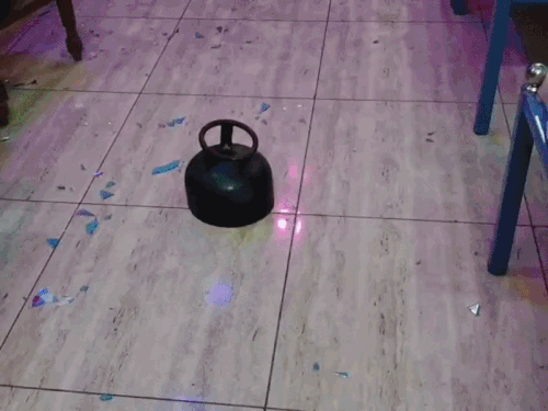 भिवानी में रेवलेकर्मी के घर फटा सिलेंडर:घर में अलमारी व खिड़कियों के शीशे टूटे, बाल-बाल बचा परिवार, खाना खा रहा था