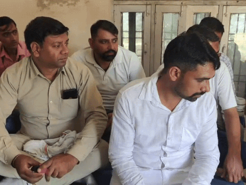 नारनौल रोडवेज डिपो में यूनियन और महाप्रबंधक आमने-सामने:कर्मचारियों के उत्पीड़न, जातिवाद और निजी वाहनों को बढ़ावा देने के आरोप