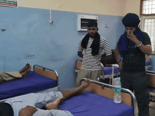 फतेहाबाद में ड्राइवरों-मजदूरों में मारपीट, 3 घायल:एक की हालत गंभीर, अग्रोहा रेफर; गेहूं उठान के दौरान बढ़ा विवाद