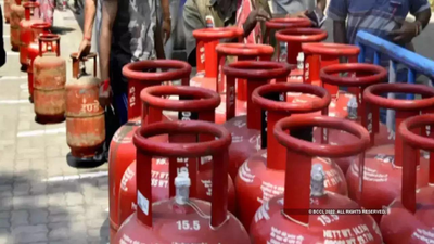 Create 30-day strategic LPG reserve, govt instructs OMCs