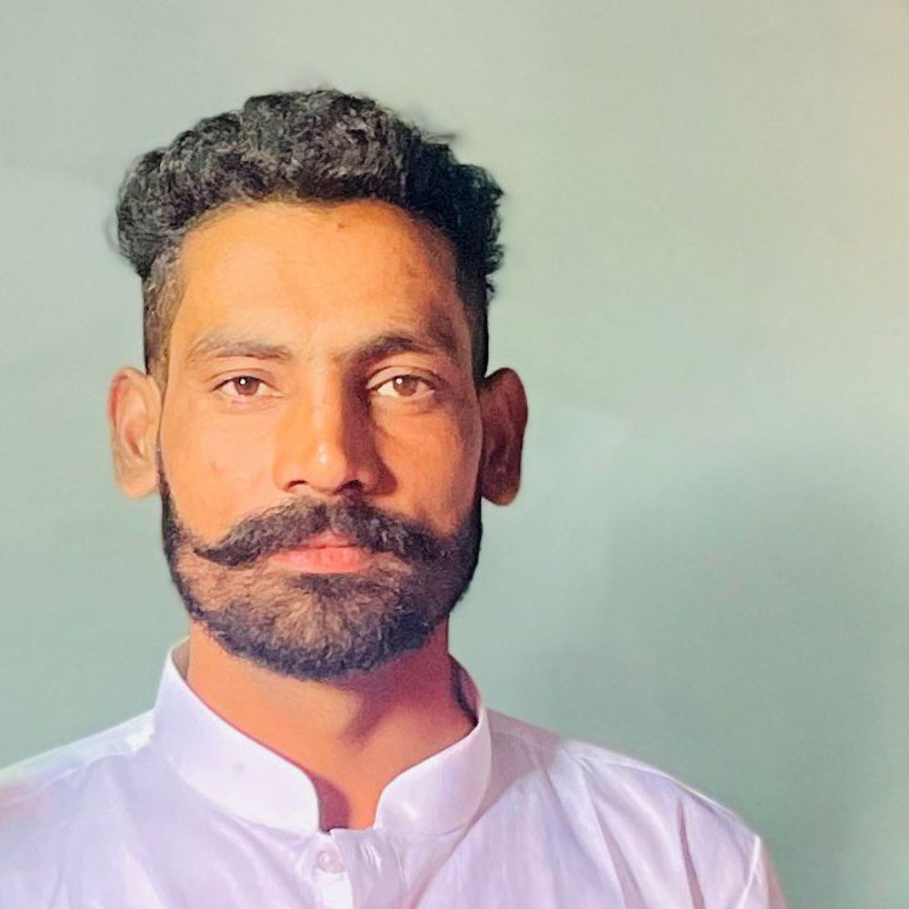 तरनतारन में पुरानी रंजिश में युवक की गोली मारकर हत्या:थार सवार हमलावरों ने कार पर बरसाईं गोलियां. बचाव के लिए निकाली पिस्तौल पर नहीं खुला लॉक