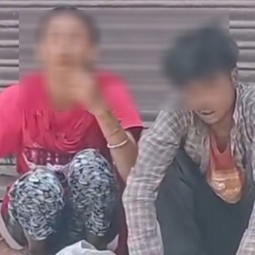 मोगा में सड़क पर नशे में युवक-युवती:वीडियो वायरल, पंजाब सरकार के 'युद्ध नशा विरुद्ध' अभियान की खुली पोल