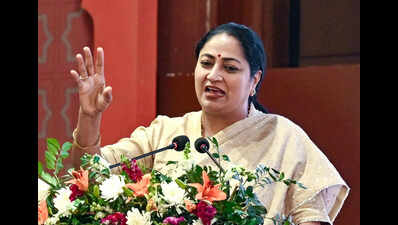 CM asks depts to accelerate work on projects announced in budget | Delhi News