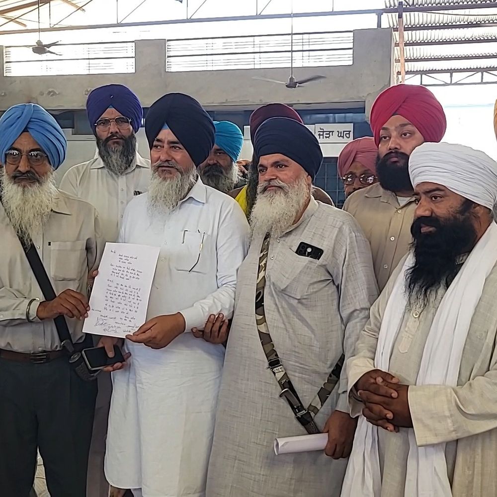 पंजाब में नए बेअदबी कानून में पहला मामला दर्ज:मलोट में श्री गुटका साहिब के फटे अंग मिले; संगत ने पुलिस के सामने जताया रोष