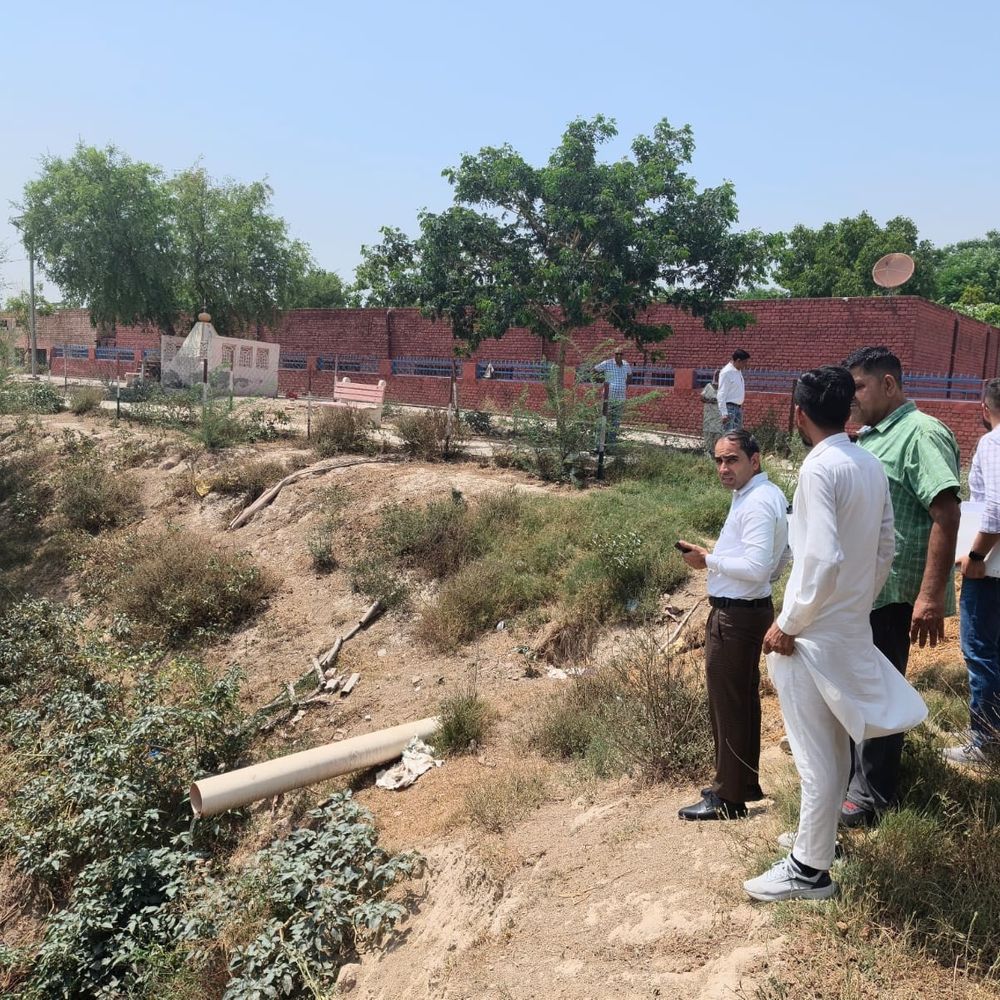 टोहाना में एसीबी ने की अमृत सरोवर तालाबों की जांच:कई गांवों का रिकॉर्ड कब्जे में लिया, रखरखाव न होने की शिकायत पर कार्रवाई