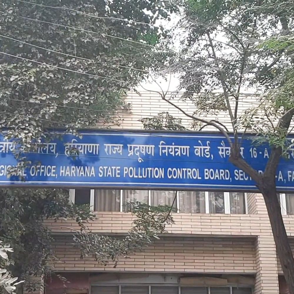 फरीदाबाद में प्रदूषण फैलाने वाले तीन लोगों पर FIR:खुले में स्क्रैप जलाया, प्रदूषण नियंत्रण बोर्ड की शिकायत पर हुई कार्रवाई