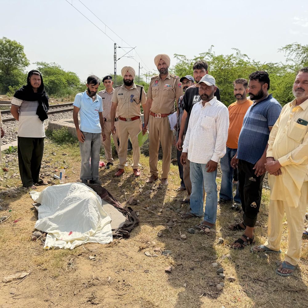 बठिंडा में कर्ज के दलदल ने ली एक और जान:मानसिक तनाव के चलते 45 वर्षीय व्यक्ति ने ट्रेन के आगे कूदकर की खुदकुशी