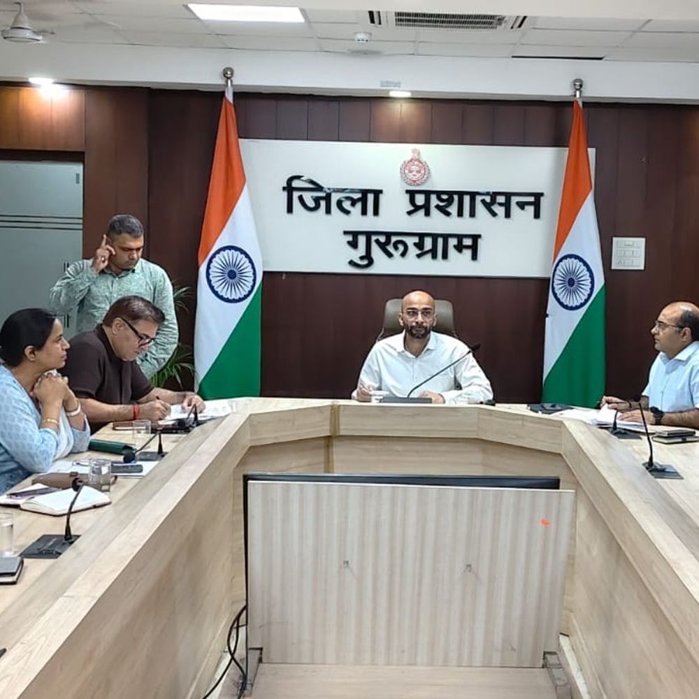 CM सैनी 1 जून को गुरुग्राम में करेंगे योगाभ्यास:एडीसी ने कार्यक्रम की तैयारियों की समीक्षा की; अधिकारियों को दिए निर्देश