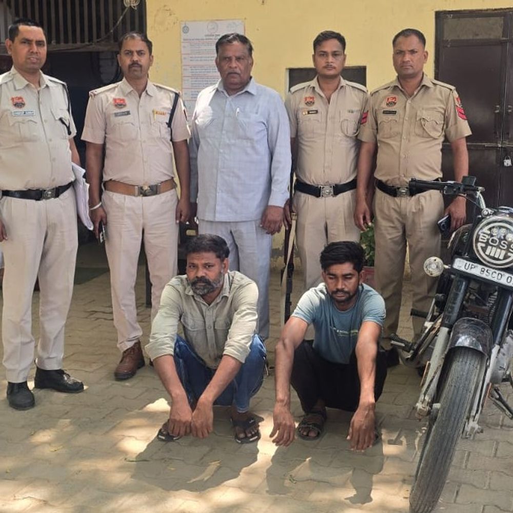 पलवल पुलिस ने डकैती डालने वाले 2 बदमाशों को पकड़ा:बाइक और कैश बरामद; यूपी के रहने वाले, 2 दिन के रिमांड पर भेजा