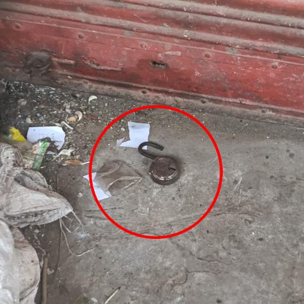 रेवाड़ी में एक रात में 3 दुकानों के टूटे ताले:पुलिस की गाड़ी का सायरन सुनकर भागे चोर, सेंट्रल लॉक से बचा सामान