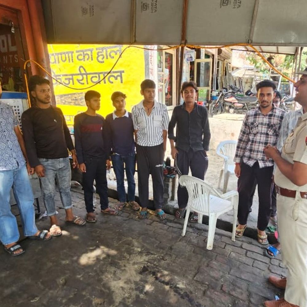 पानीपत पुलिस का सनौली में नशा मुक्ति अभियान:घर- घर जाकर ग्रामीणों से किया संवाद, नशे के दुष्प्रभावों के प्रति जागरूक किया