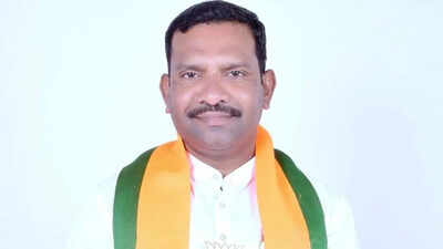 Bjp Mp Car Accident: Dumper rams BJP MP Hemant Savara’s car near Mumbai; driver suffers fracture | Mumbai News