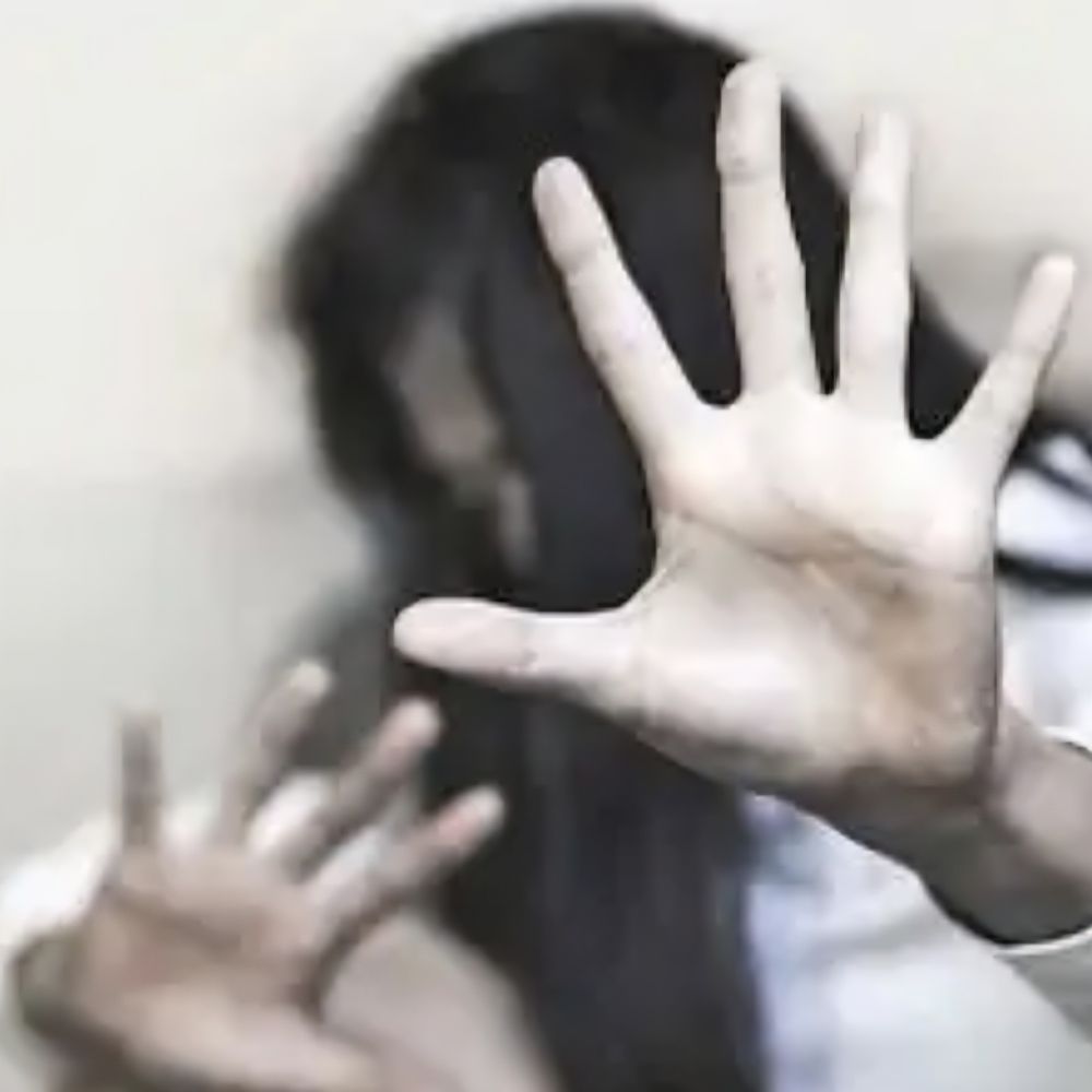 मोहाली में किशोरी से रेप कर खिड़की से फेंका:पुलिस ने नाबालिग आरोपी को किया गिरफ्तार, पीडि़त लड़की की हालत सामान्य