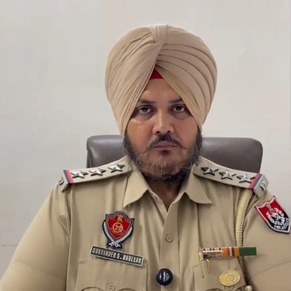 मोगा पुलिस ने 5 नशा तस्करों को किया गिरफ्तार:नशे के विरुद्ध अभियान; शराब, हेरोइन और नशीली गोलियां बरामद, कार्रवाई जारी