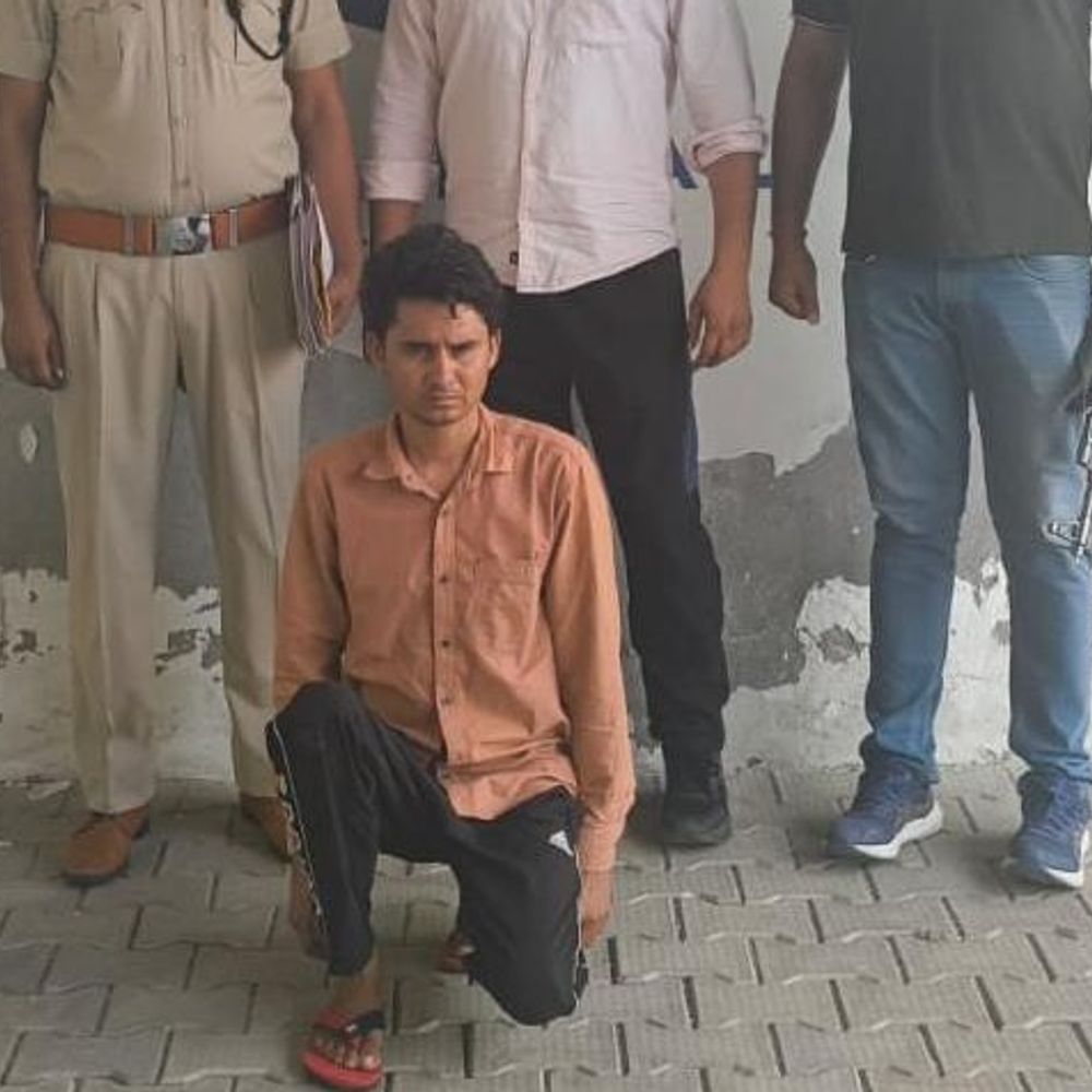 पलवल में स्मैक के साथ तस्कर गिरफ्तार:पुलिस को देख भागने की कोशिश; ईंट भट्टे पर ग्राहकों के इंतजार में खड़ा था