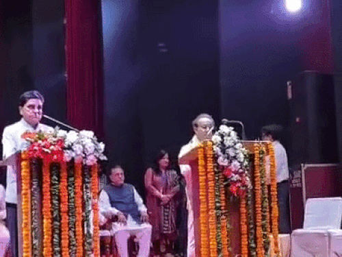 पंचकूला मेयर व पार्षदों का शपथ ग्रहण समारोह:शपथ लेते ही निकले सीएम नायब सैनी, बिना भाषण 10 मिनट में कार्यक्रम खत्म