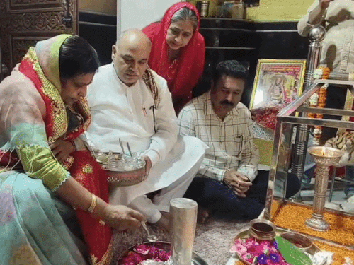 BJP की प्रदेशाध्यक्ष ने भद्रकाली मंदिर में टेका माथा:पहली बार शक्तिपीठ कुरुक्षेत्र पहुंचीं, अर्चना गुप्ता बोलीं-जिस सीट पर हारे, वहां संगठन करेंगे मजबूत