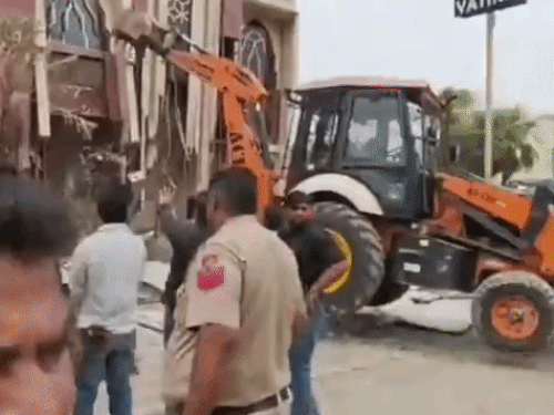 फरीदाबाद में आज बड़ी तोड़फोड़ कार्रवाई कई रास्ते रहेंगे बंद:ट्रैफिक पुलिस की एडवाइजरी जारी, गुरुग्राम जाने वालों के लिए वैकल्पिक मार्ग निर्धारित।