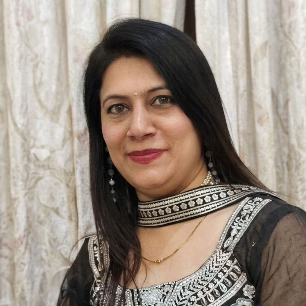 हिसार में छाती में प्रेस घोंपकर पत्नी की हत्या:गला दबाने के भी निशान; पति ने झगड़े के बाद हमला किया