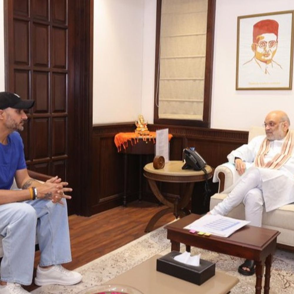 नई दिल्ली में अमित शाह से मिले हरभजन सिंह:पंजाब के मुद्दों पर चर्चा, पूर्व क्रिकेटर व राज्यसभा सांसद AAP से BJP में हुए हैं शामिल