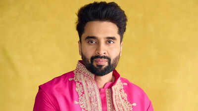 Jackky Bhagnani on 27 years of ‘Biwi No.1’ as ‘Chunnari Chunnari’ row continues; ‘Still remember running around the sets’ |