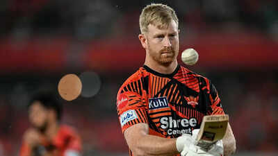 Heinrich Klaasen: ‘You’ll be on the floor!’ Furious Heinrich Klaasen loses cool as fan films his family, ugly confrontation caught on camera – WATCH | Cricket News
