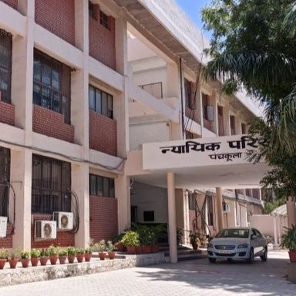 पंचकूला में 63 साल के दोषी को 5 साल सजा:टॉफी का लालच देकर बच्ची से छेड़छाड़, फॉस्ट ट्रैक स्पेशल कोर्ट का फैसला
