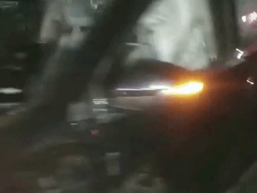 जालंधर में दो कारों के बीच जबरदस्त टक्कर:महिंद्रा XUV के एयरबैग खुले, एक्सेल टूटा; पुलिस की मौजदगी में हुआ आपसी समझौता