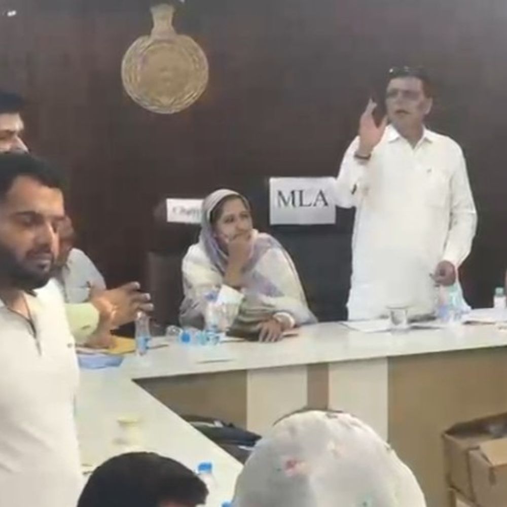 बहादुरगढ़ में हंगामे के बीच 148 करोड़ का बजट पास:विधायक राजेश जून ने हाथ जोड़कर की अपील; बोले- शहर हित में करें समर्थन