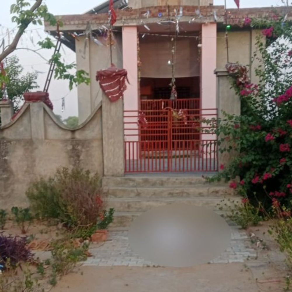 सिरसा में राजमिस्त्री ने किया सुसाइड:मंदिर के बाहर मिला शव, एक बेटे और बेटी का पिता, मानसिक रुप से परेशान चल रहा