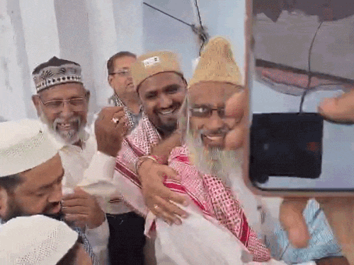 जालंधर में बकरीद पर लोगों ने की नवाज अदा:नेताओं ने नीट परीक्षा विवाद, बढ़ती महंगाई और धर्म की राजनीति पर उठाए तीखे सवाल