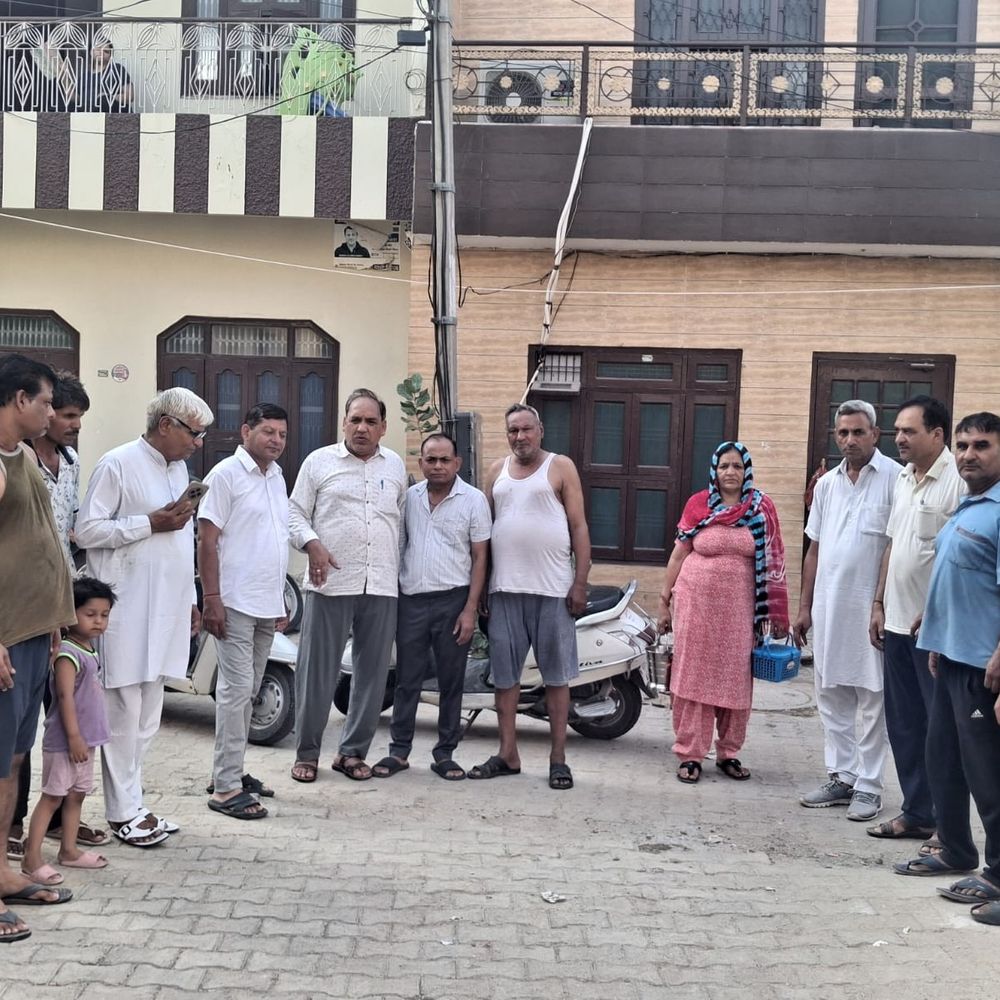 उकलाना में बिजली और पानी का संकट:3 दिनों से सूखे पड़े नल, बाहर से खरीद रहे पानी; बिजली कटौती से लोग परेशान