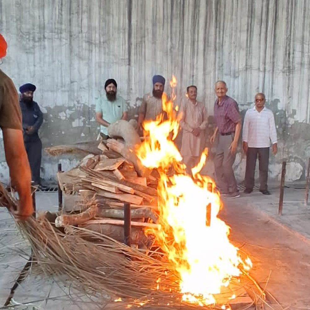 मोगा में सोसायटी ने किया अज्ञात का अंतिम संस्कार:सिटी साउथ थाना क्षेत्र में मिला अज्ञात का शव, काफी प्रयास के बाद भी नहीं हुई पहचान