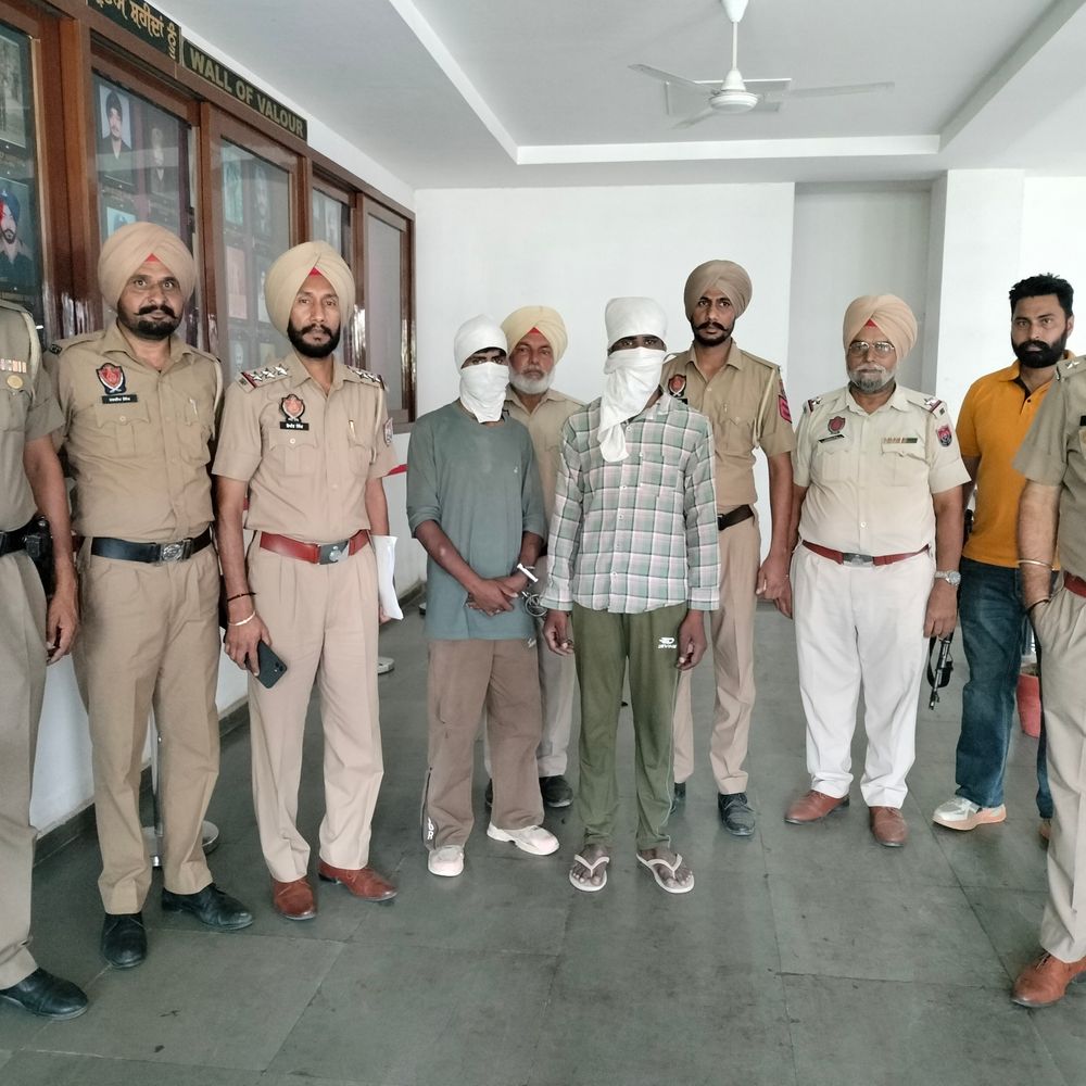 बठिंडा में शराब ठेका कर्मचारी हत्याकांड का खुलासा:पुलिस ने दो आरोपियों को गिरफ्तार किया, कुल्हाड़ी और बाइक भी बरामद