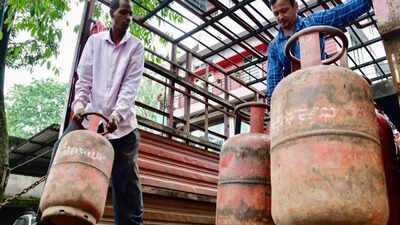 ‘India’s Cooking Gas Prices Remain Lowest in the World’: Petroleum Ministry Amid LPG Hike | India News