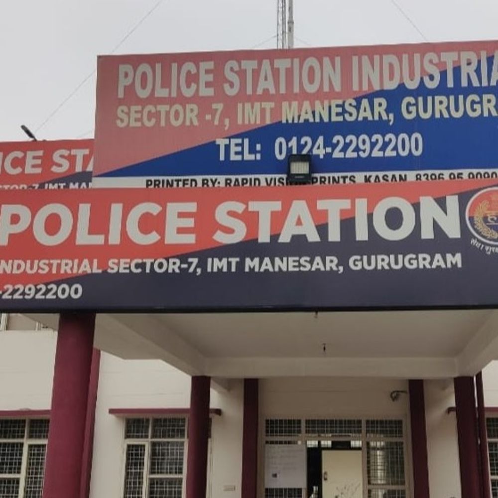 गुरुग्राम में पत्नी को चुन्नी से गला घोंट कर मारा:पति चरित्र पर करता था शक; फोन पर बात करते देखा