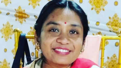 DU professor death: ‘Her smile lit up every classroom’: Students remember DU professor Debosmita Paul found dead in Delhi flat | Delhi News