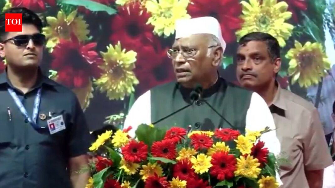 Mallikarjun Kharge: ‘Useless fellows’: Kharge loses cool over DK Shivakumar slogans, warns party workers of action | Bengaluru News