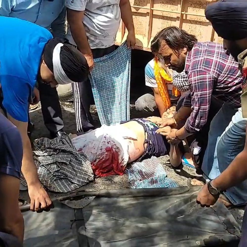फरीदकोट में सड़क हादसा:ट्यूशन से लौट रहे दसवीं के छात्र पर चढ़ा ट्रॉली का टायर, पैर बुरी तरह कुचला
