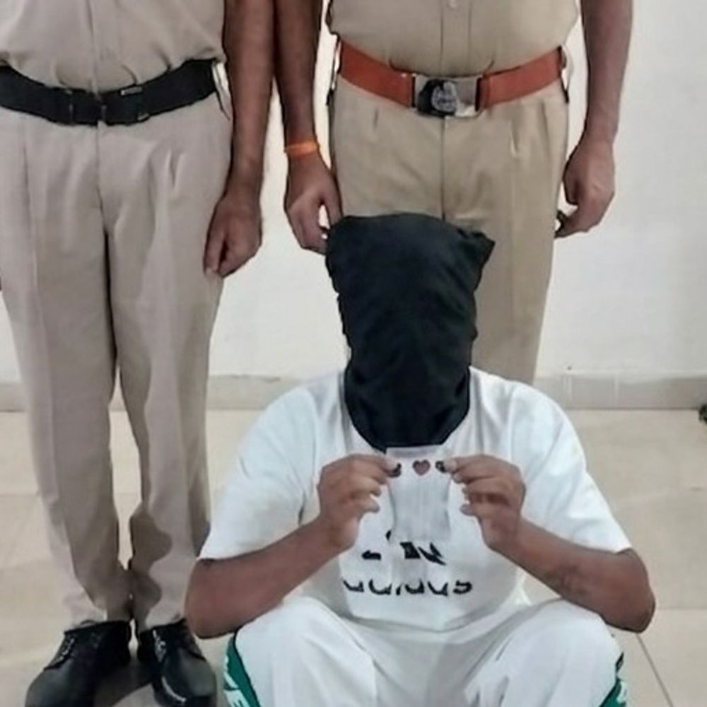 महेंद्रगढ़ में नशा तस्कर गिरफ्तार:तलाशी में हेरोइन बरामद, पुलिस देख भागने का किया प्रयास