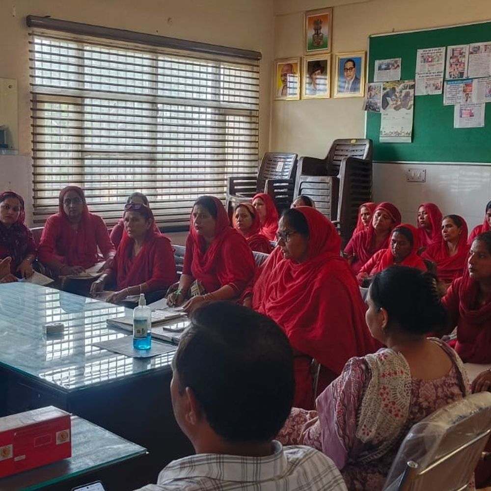 राजौंद में आशा कार्यकर्ता रखेंगी गर्भवती महिलाओं पर नजर:भ्रूण लिंग जांच की सूचना देने पर मिलेगा इनाम, बेटी बचाओ-बेटी पढ़ाओ पर मीटिंग