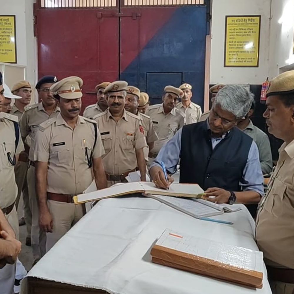 DGP आलोक मित्तल ने फरीदाबाद जेल का निरीक्षण किया:सुरक्षा व्यवस्था और सुविधाओं का जांचा; बोले-बंदियों को कौशल प्रदान करना उद्देश्य