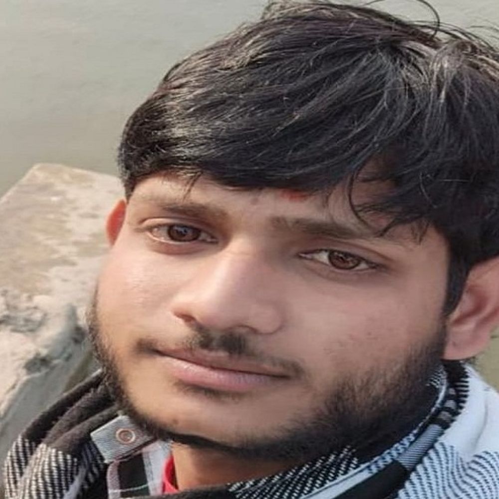 गुरुग्राम में डंपर ड्राइवर की करंट लगने से मौत:तिरपाल हटाने ऊपर चढ़ा, बिजली लाइन की चपेट में आया; राजस्थान का रहने वाला