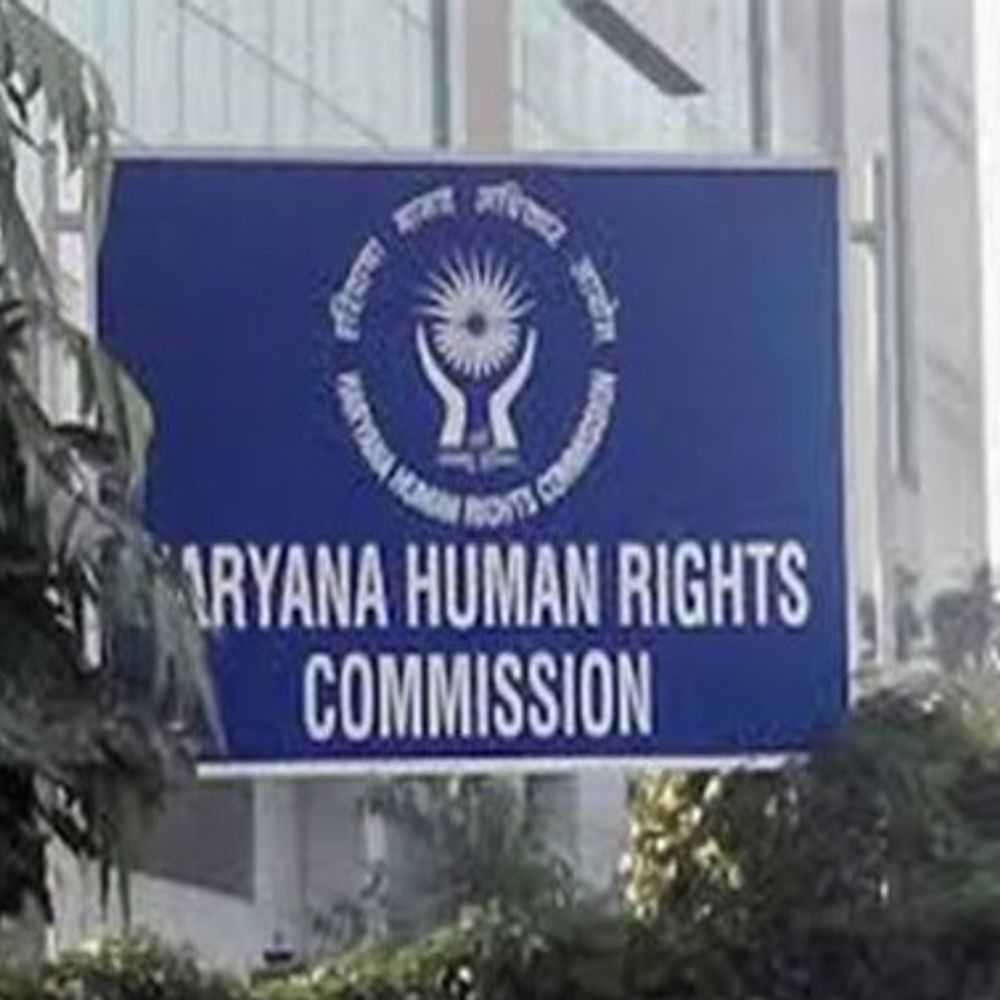 बहादुरगढ़ में 2 माह तक बंधुआ बनाकर कराया काम:चारा काटने की मशीन में कटा हाथ, मानवाधिकार आयोग का 10 लाख मुआवजे के आदेश