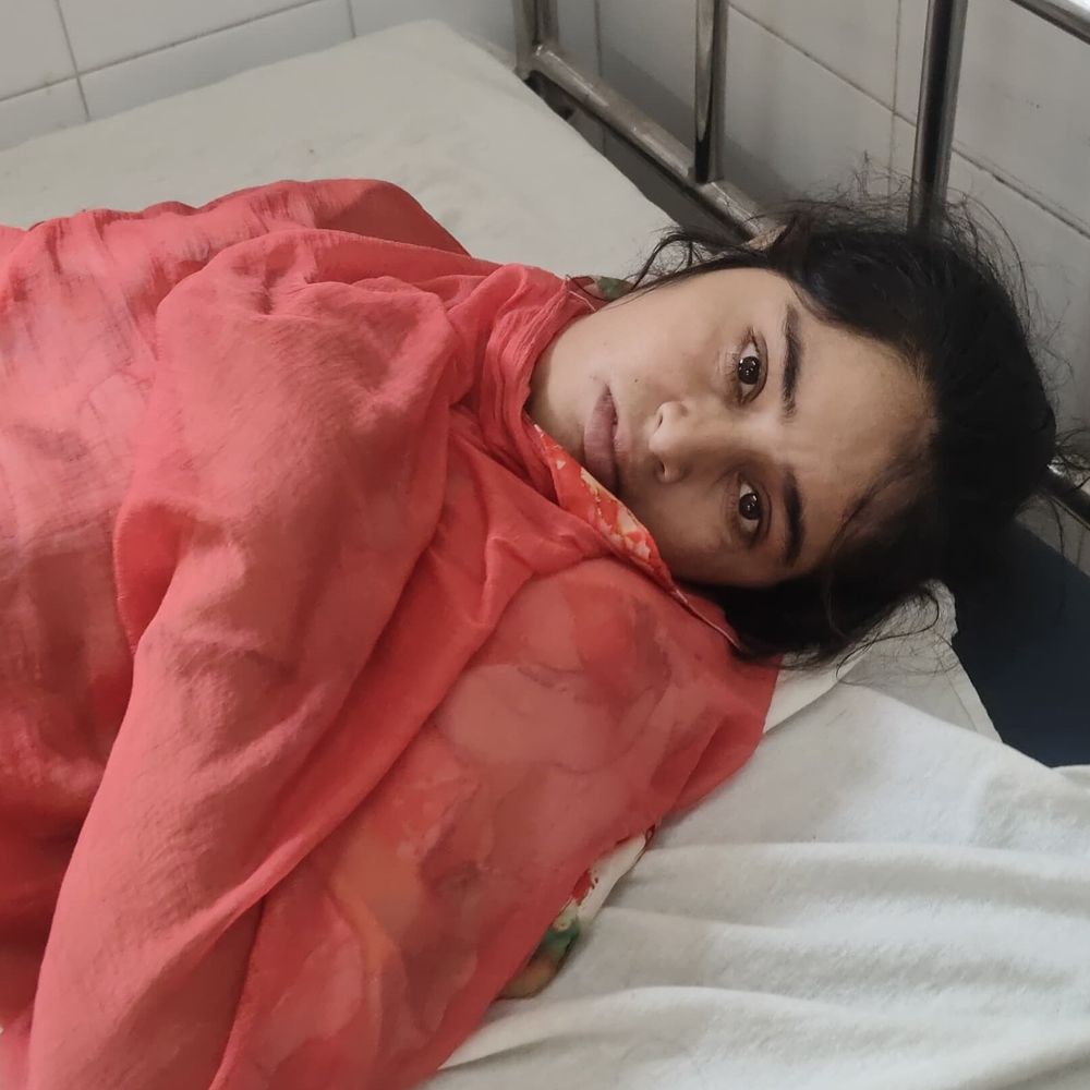 फाइनेंस कंपनी पर महिला से मारपीट का आरोप:अबोहर में किश्त बकाया होने पर घर में घुसकर पीटा, गंभीर हालत में अस्पताल में भर्ती